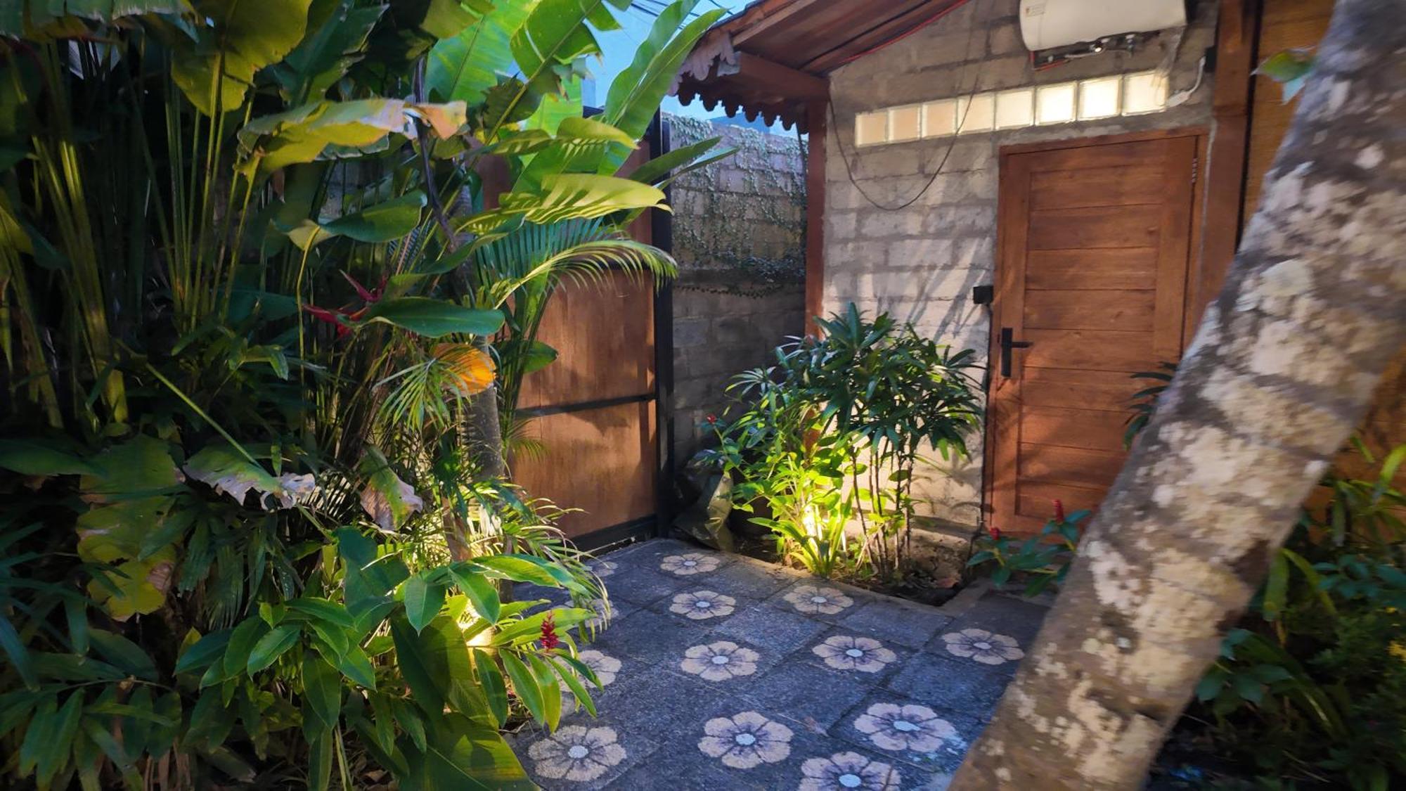 Private Joglo In Heart Of Sanur Βίλα Εξωτερικό φωτογραφία