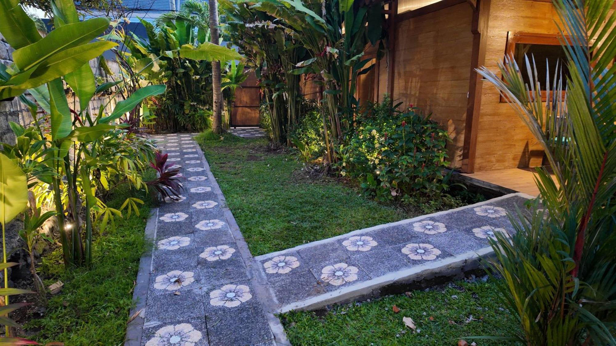 Private Joglo In Heart Of Sanur Βίλα Εξωτερικό φωτογραφία